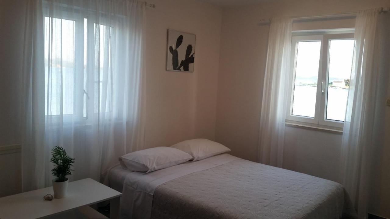 Apartman Pape Pakostane Exterior photo
